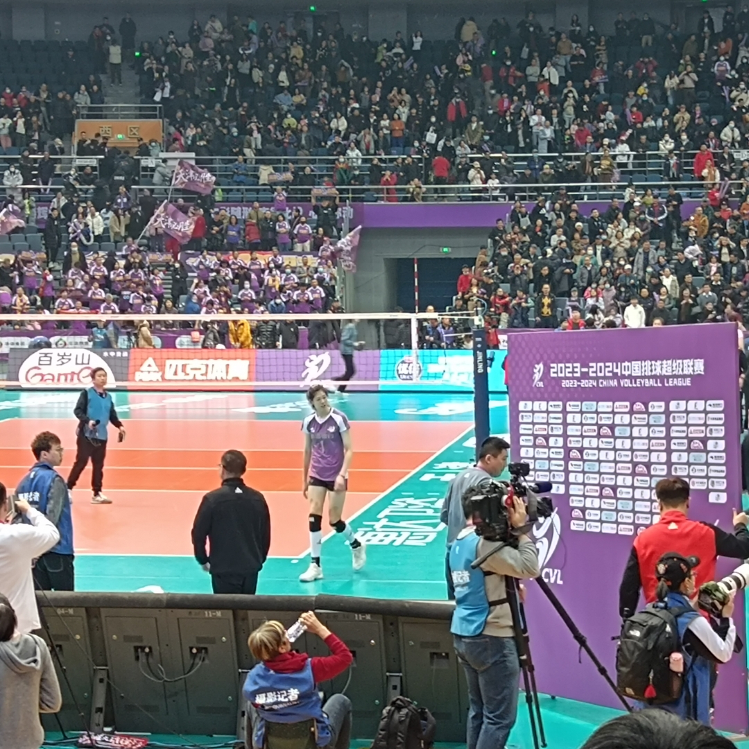 九游游戏网-Rookie重返赛场，出色发挥首场状态出色，日本队观众沸腾！